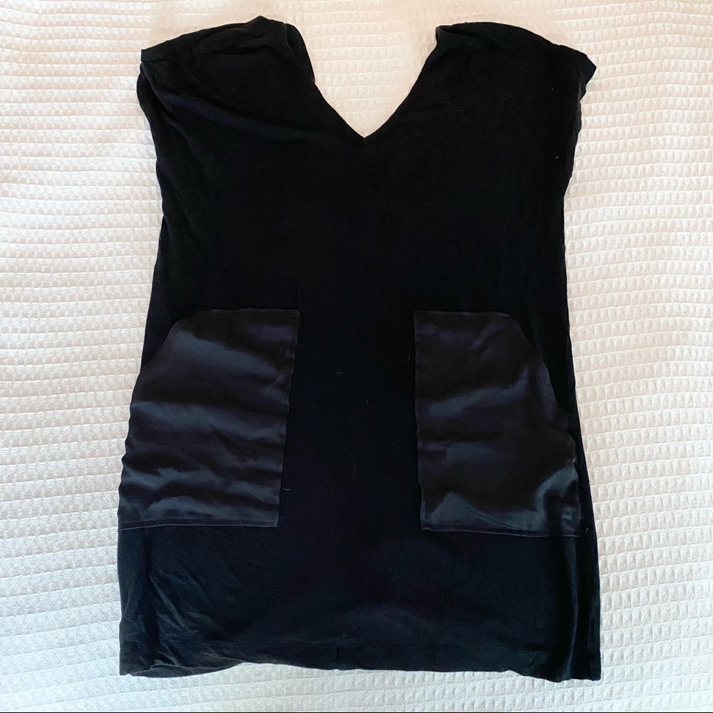 Lou & Grey black double v neck pocket front mini dress size small